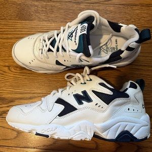 Vintage New Balance 600